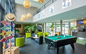 Hôtel Ibis Styles Bourges - Piscine extérieure chauffée - Restaurants à proximité